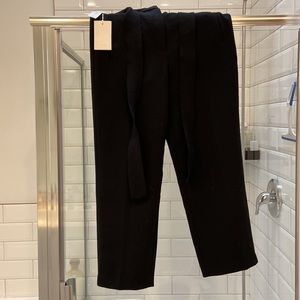 ARITZIA cigarette pants size 6